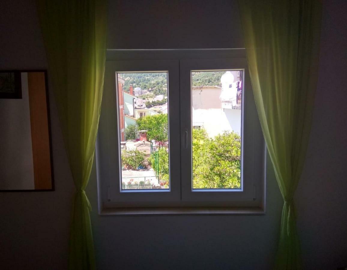 Apartment Captain's House Baska Voda